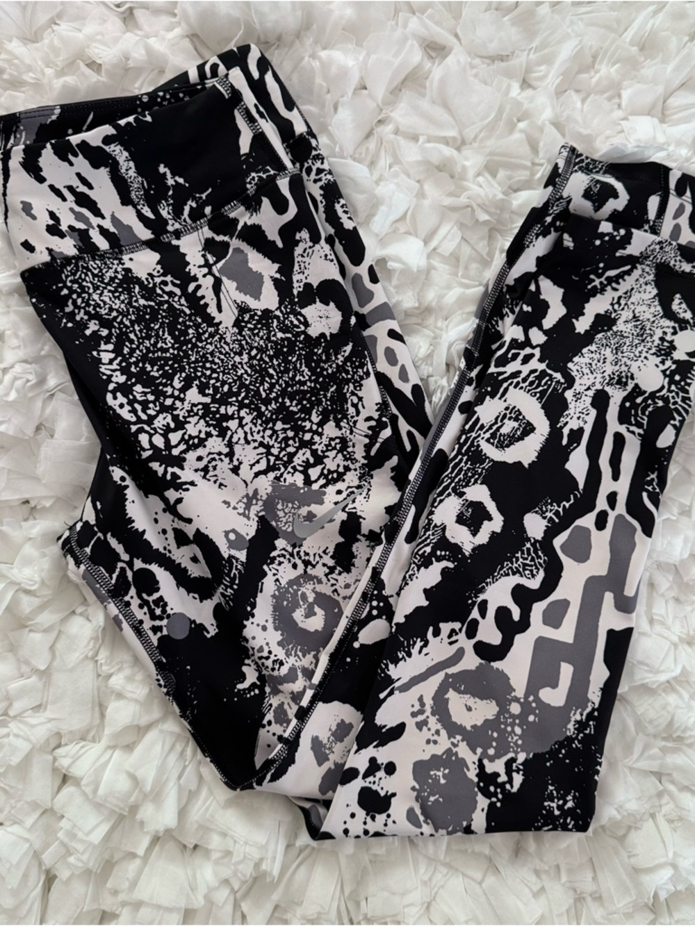 Nike Black & White Abstract Print Leggings